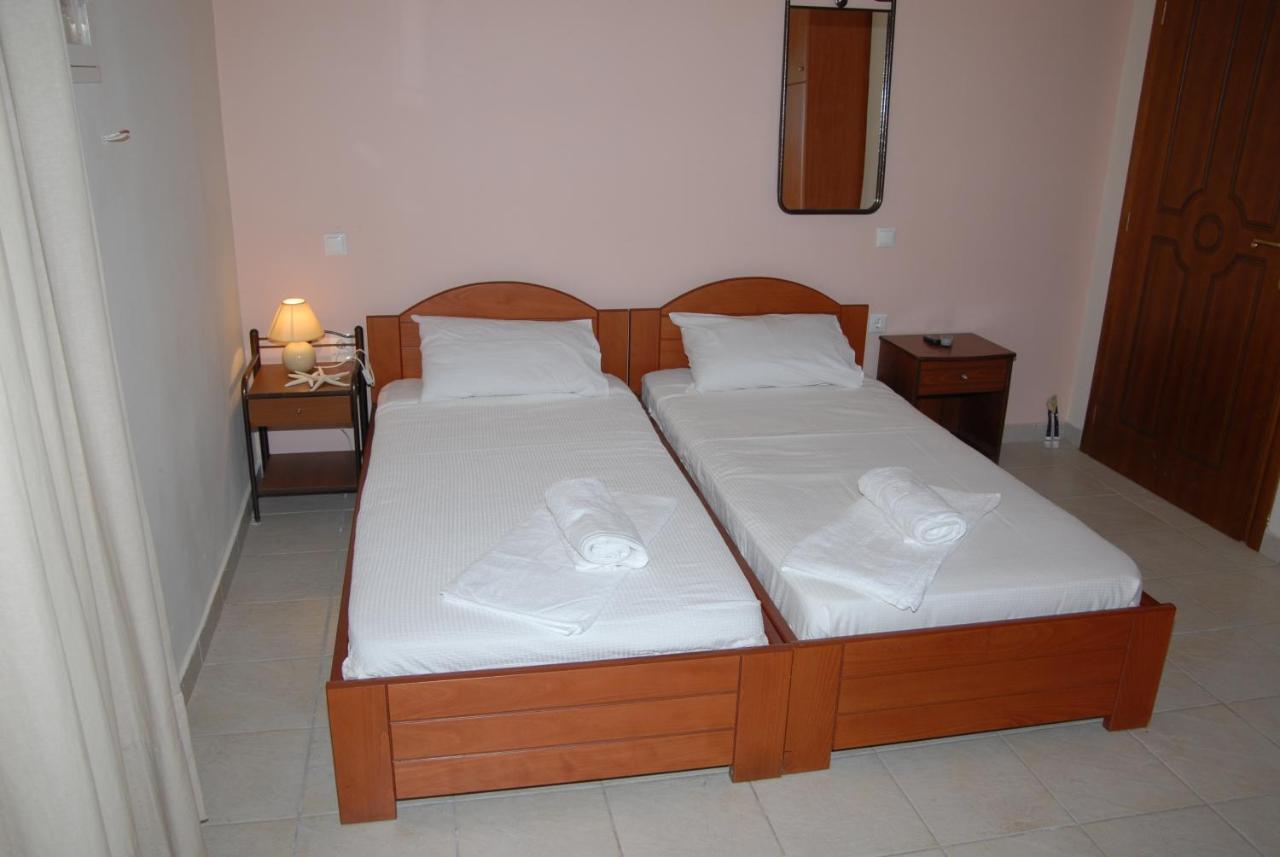 Tsertos Apartments Kamena Vourla Pokoj fotografie