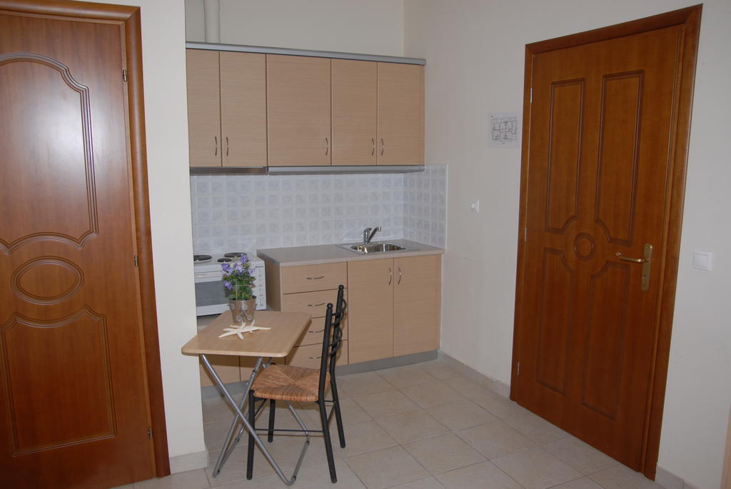 Tsertos Apartments Kamena Vourla Pokoj fotografie
